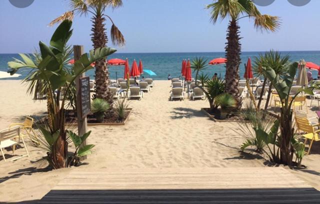 Villa Tim Avec Piscine Commune Et A Deux Pas De La Plage Sainte-Marie-la-Mer Luaran gambar